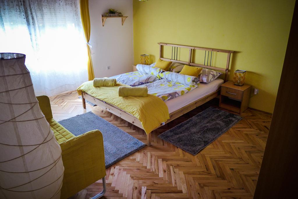 House Dado Hotel Jezerce Ngoại thất bức ảnh